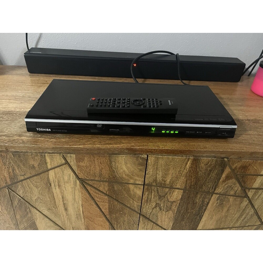 Toshiba SD7300KU 1080p Upconverting HDMI DVD Player w/ Remote Tested Works